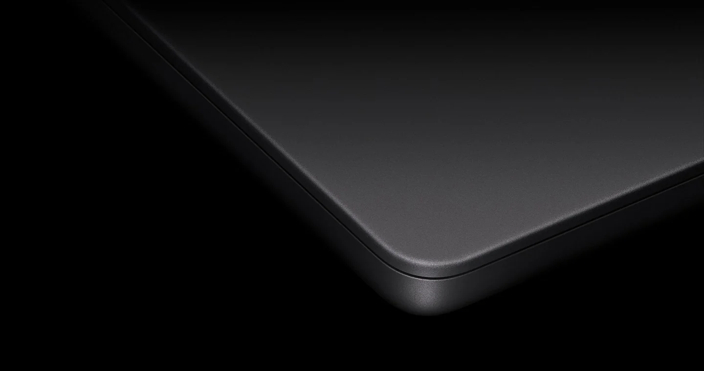 MacBook Pro 16 OLED M5 Max 36/2TB Space Black — дизайн и цвет корпуса